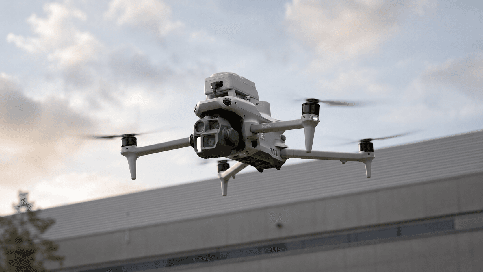 Drone-werfopvolging boven een bouw- of infrastructuurproject door Urban360